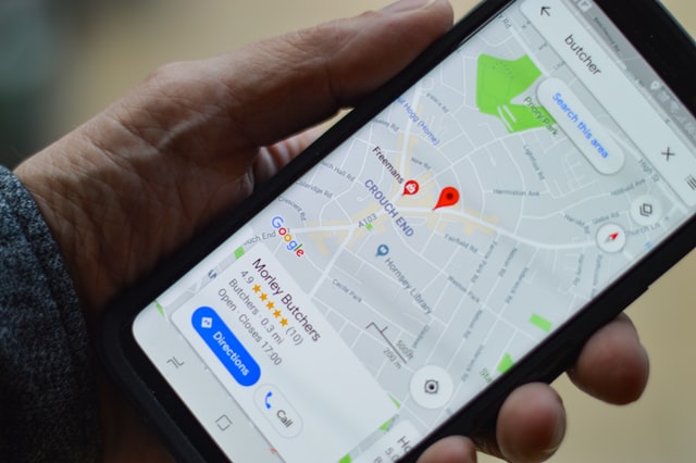 Google Maps displaying business review