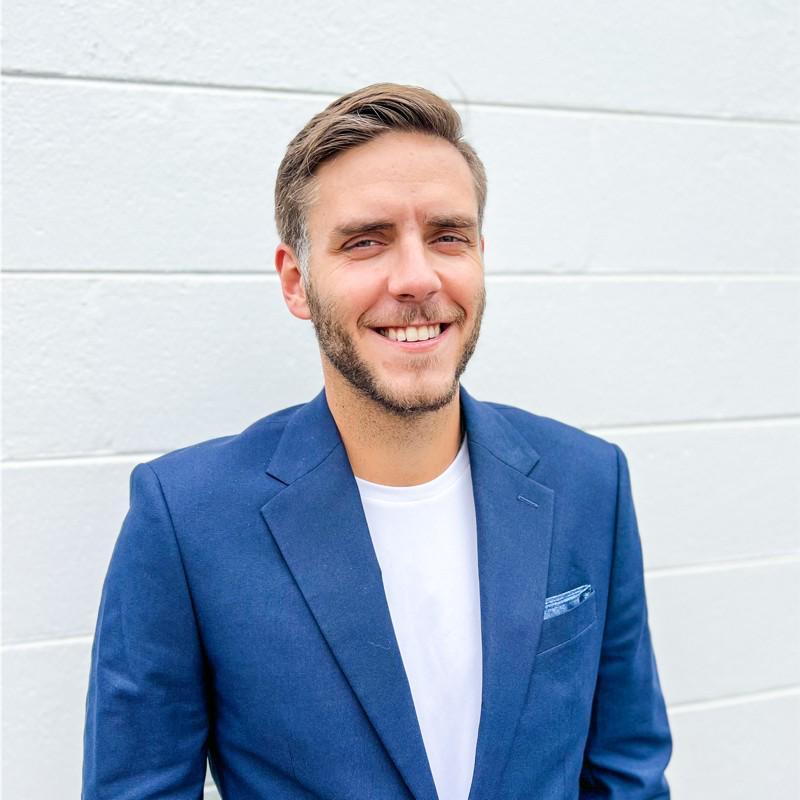 Jason Fleagle Professional Speaker Headshot Jason Fleagle, AI strategy speaker and executive advisor